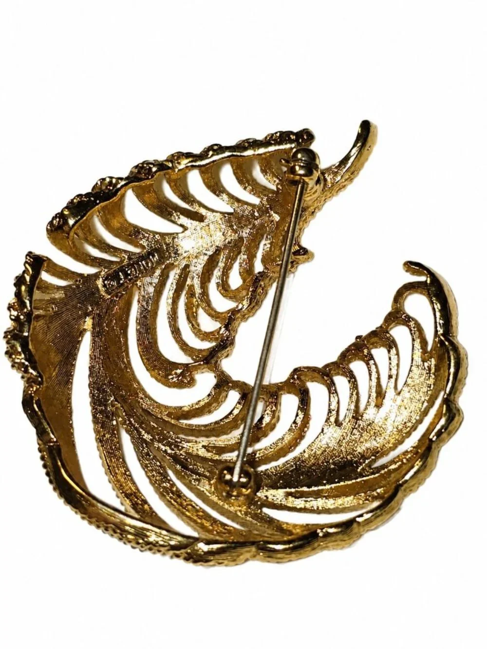 Vintage 1980s Monet Goldtone Curly Feather Quill Brooch
